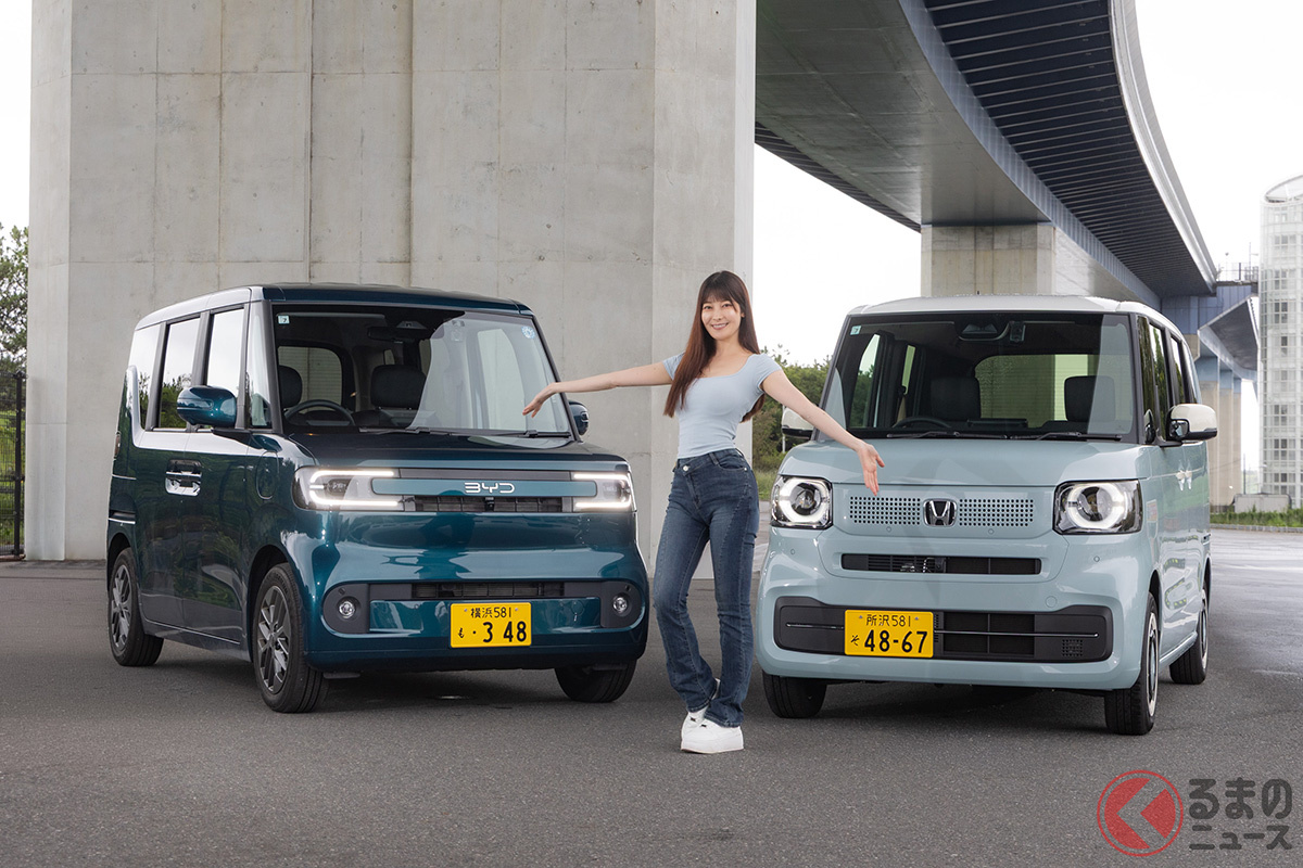 レースアンバサダーの赤城ありささんが2台の使い勝手や乗り味をチェック