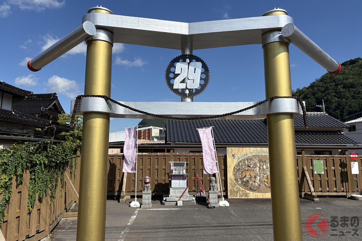 第29号さくらオートバイ神社にヘルメット狛犬とヘルメット御朱印