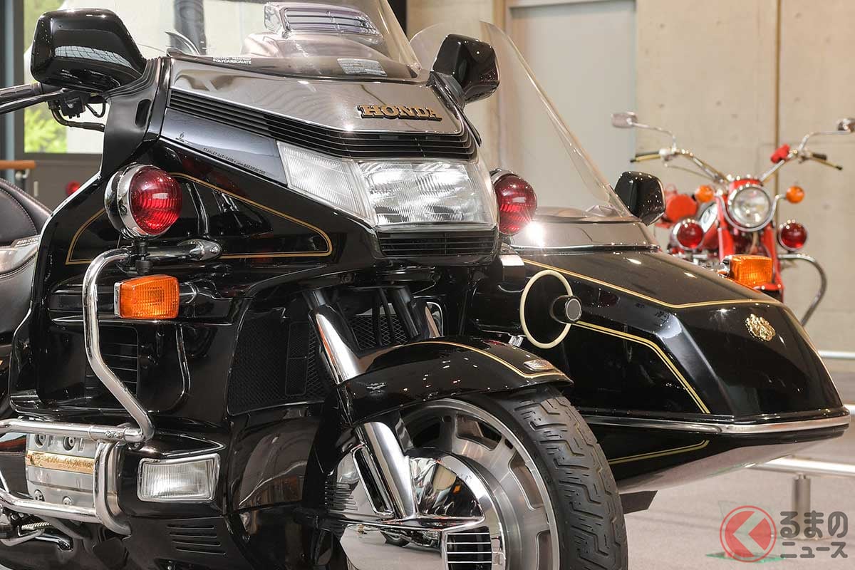 ホンダ「GL1500EMP」は、皇宮警察に配備され、皇室のパレードで使用される特別仕様のサイドカー