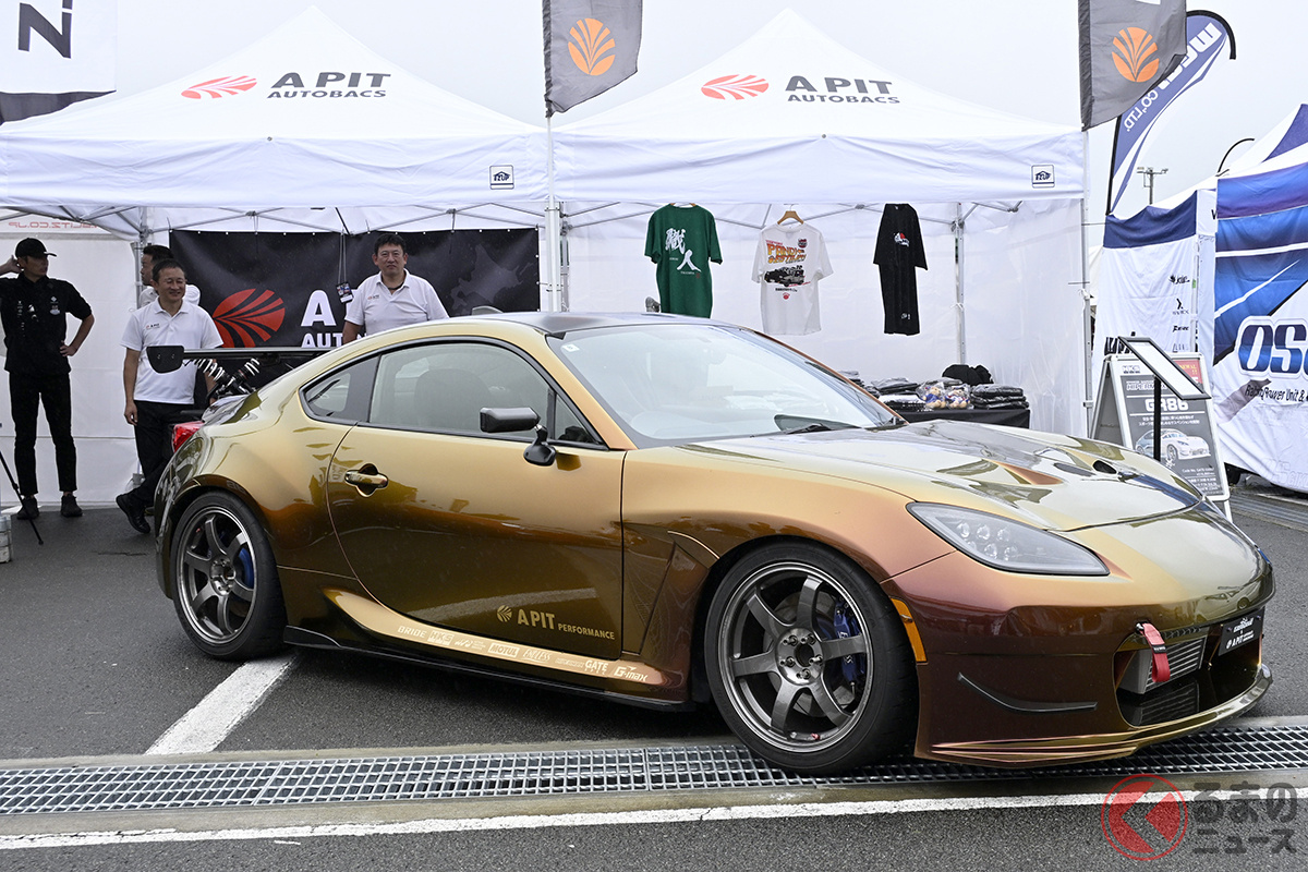 A-PITオートバックス東雲のブースに展示されたGR86のデモカー
