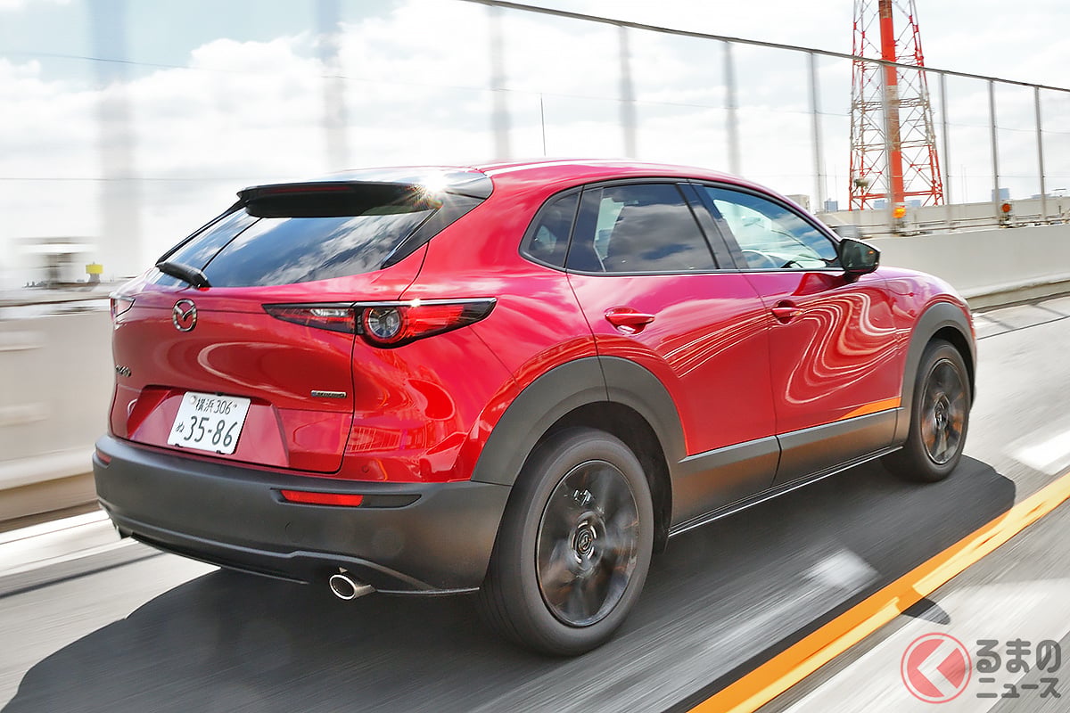 標準装備で手に入る安全装備という面では「CX-30」が優位に