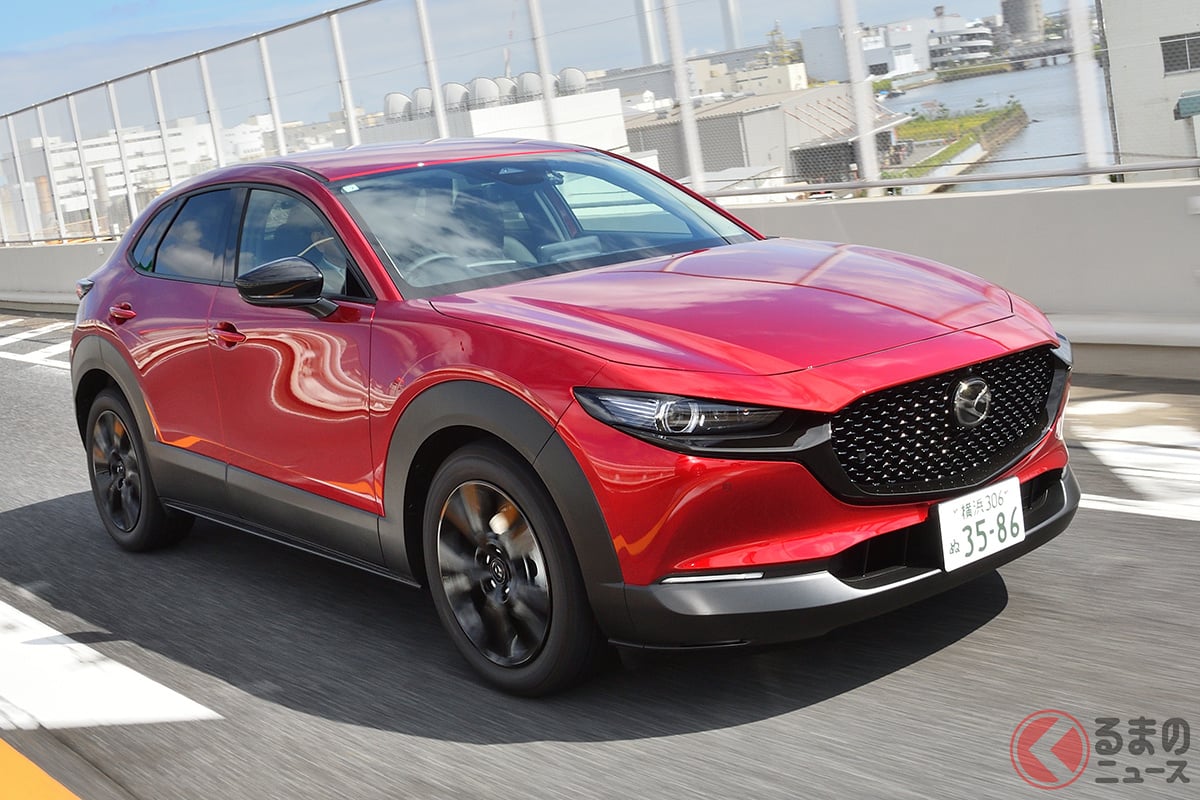 重心の低さを感じさせるマツダ「CX-30」