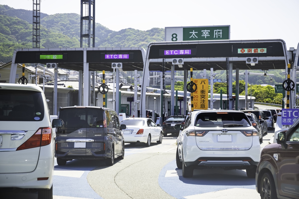 料金所も渋滞の発生しやすいポイント（画像はイメージ、TOSHI.K／PIXTA）