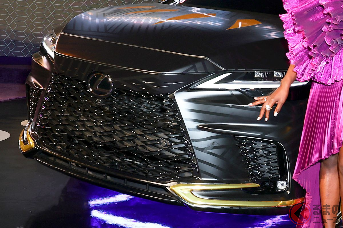 こんな存在感あるSUV見たことない! レクサス新型「RX500h」の映画「ブラックパンサー/ワカンダ・フォーエバー」とコラボした特別モデルがヤバい!