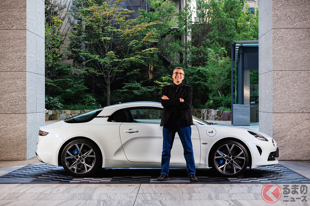 アルピーヌ「A110」とCEOのフィリップ・クリエフ氏 Photo:Alpine