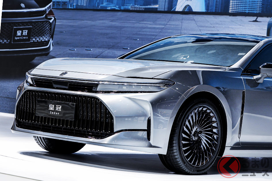 「クラウン」の人気が根強い中国で正統派セダン「クラウンセダン」が初披露された(画像:一汽トヨタ公式Weiboより)