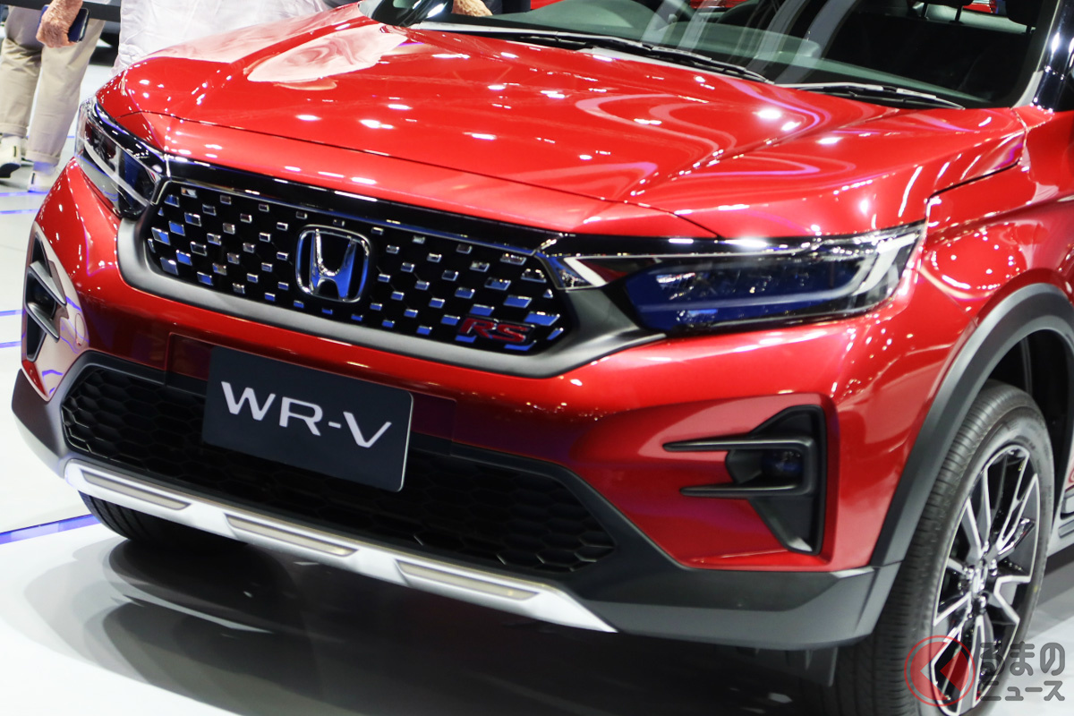 ホンダ「ヴェゼル」よりも小さな新型「WR-V」実車展示! これはアリなデザイン! 実車の特徴は?(