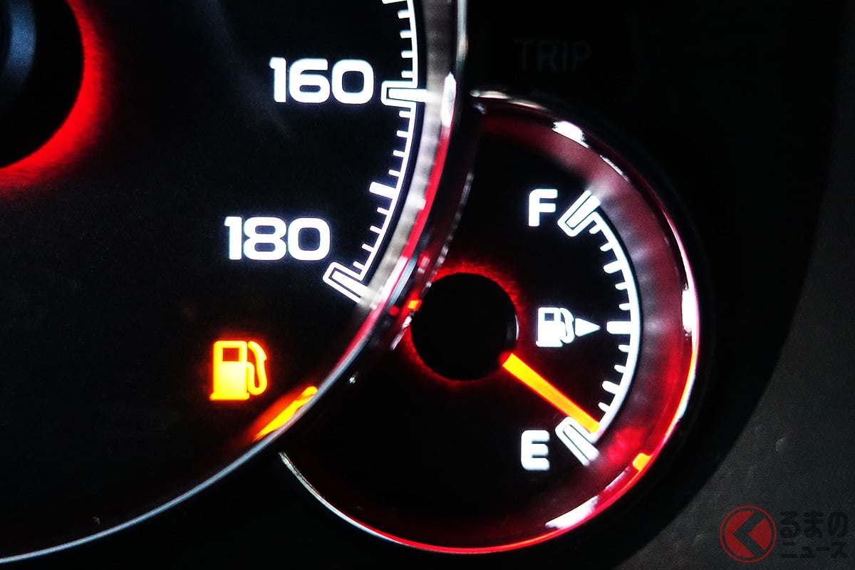 クルマはガス欠が起きる直前・直後はどうなるのか? また場所によっては違反になる?