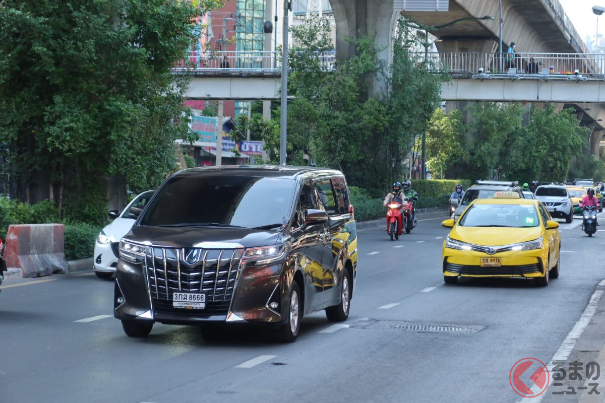 タイの都市部で見かける機会が多いトヨタ「アルファード」