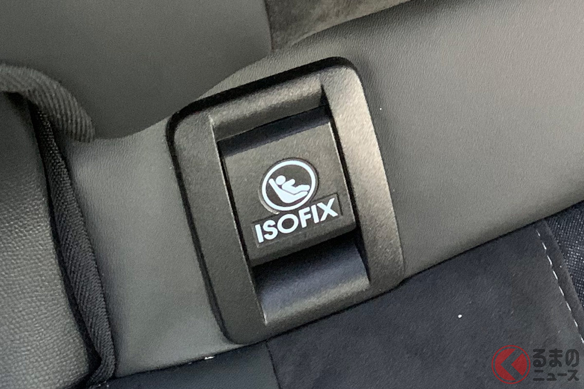 2012年7月1日以降では後席にISO FIX金具が義務付けられた