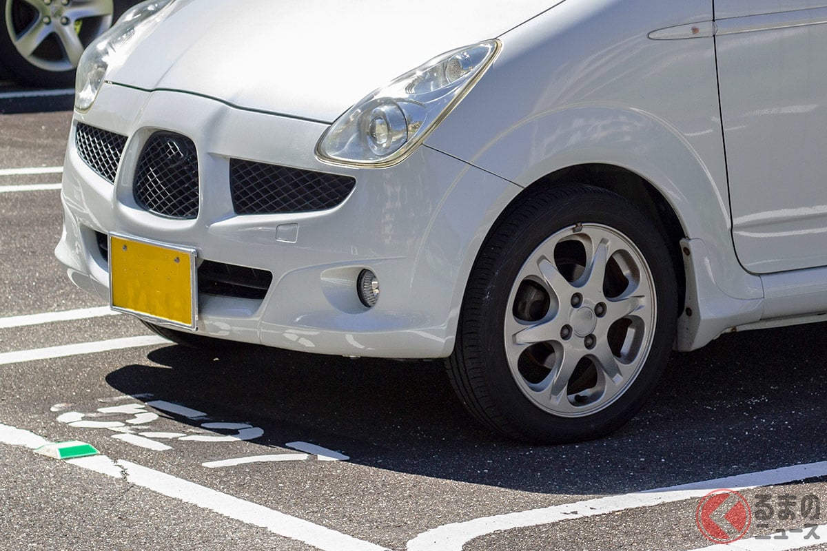 軽自動車専用の駐車スペースに普通車を駐車するのは問題あるのか？
