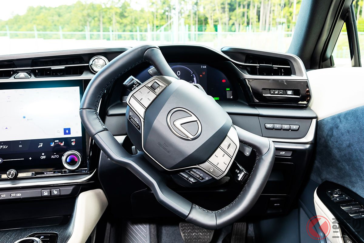 これは未来感が凄い! 斬新ハンドルともいえる「ステアバイワイヤー」を搭載した新型「RZ」