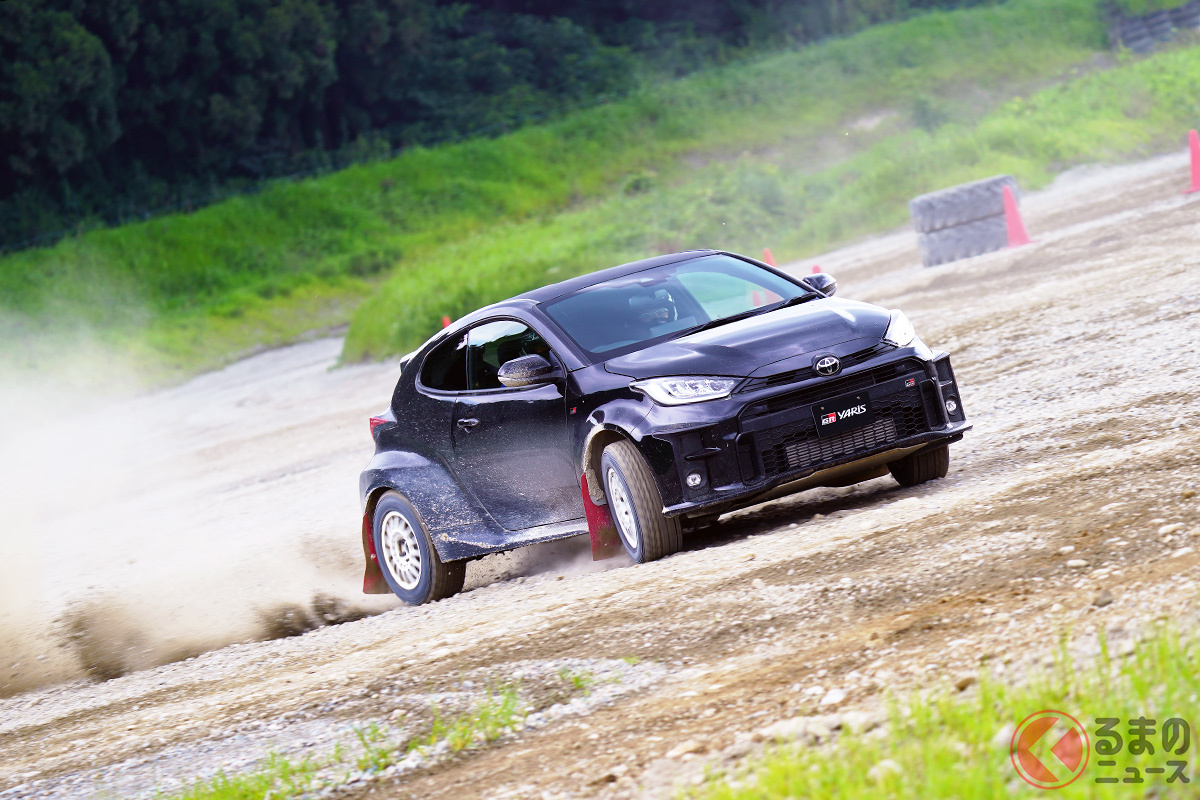 MTではシフト操作、ハンドル操作、アクセル/ブレーキ操作など複合的なことが求められる