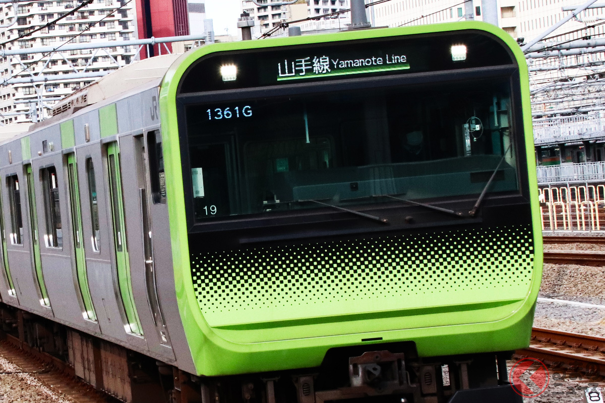 東京をぐるぐる回る「山手線(E235系)」は1両で190馬力の最高出力を持つモーターが1両あたり4台搭載されているためシステム最高出力は760馬力となる