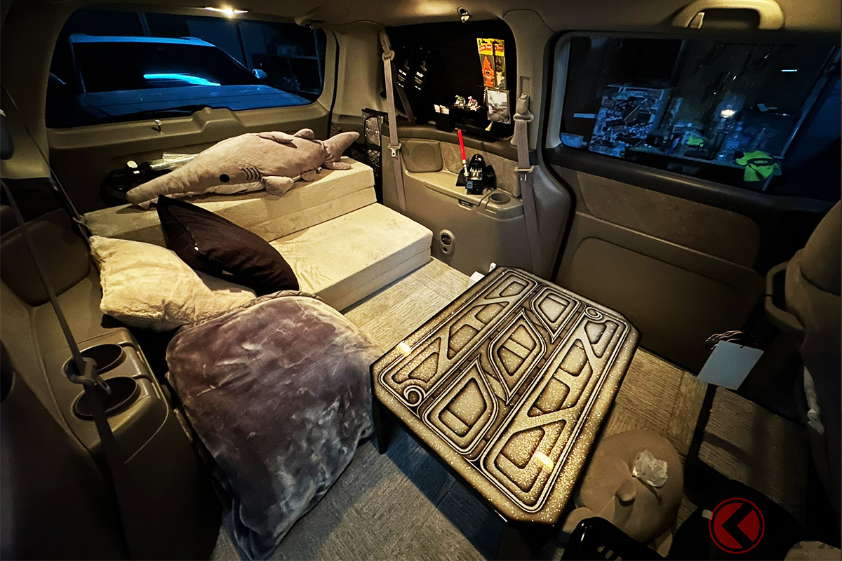 これは豪華なリビングみたい? あえて20年前のホンダ「USオデッセイ」を車中泊仕様にカスタマイズしているという(画像提供:ユキさん)