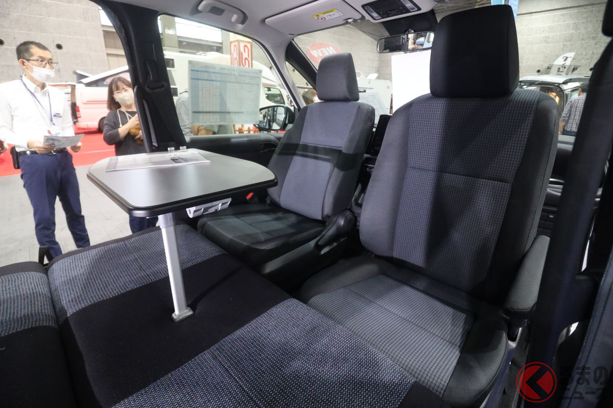 トヨタ どこでも車中泊仕様 登場 屋根がパカッ で快適性アップ 新型 ノアキャンパー とは くるまのニュース トヨタ どこでも車中泊仕様 登場 屋根がパカッ で快適性アップ 新型 ノアキャンパー とは くるまのニュース