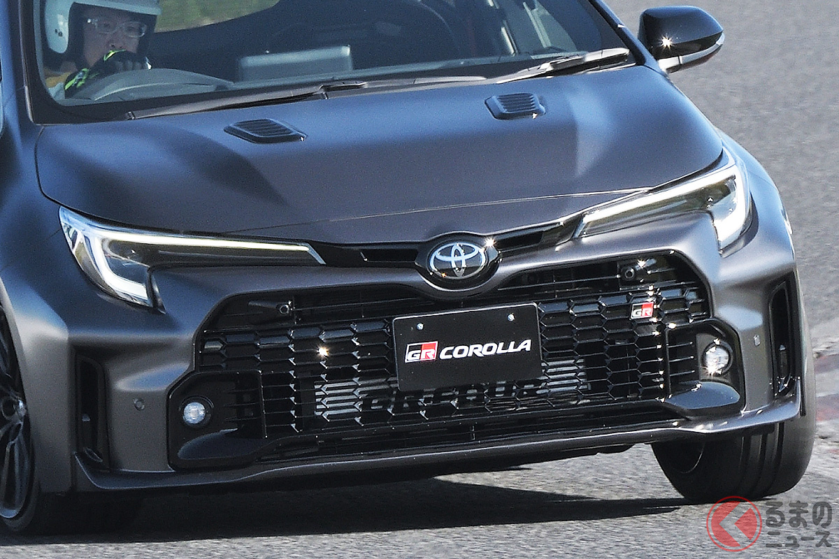 カローラといえば「AE86」のイメージを超えられるか!? 最強カローラといえる「GRカローラ」に試乗してみた!