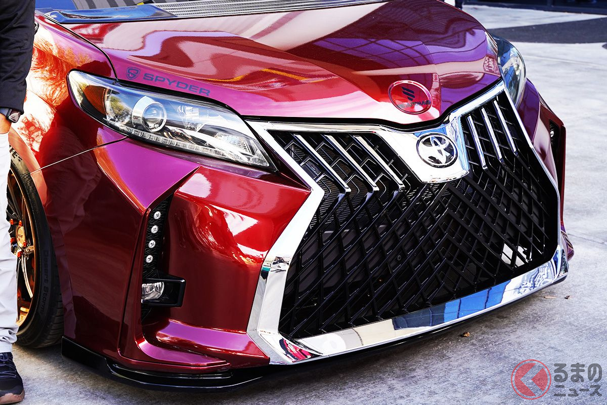 これがトヨタ「シエナ」なの? レクサスLM風のフェイスデザインに全米が驚愕! SEMAショー2022で見つけた凄いカスタムとは?(撮影:加藤博人)