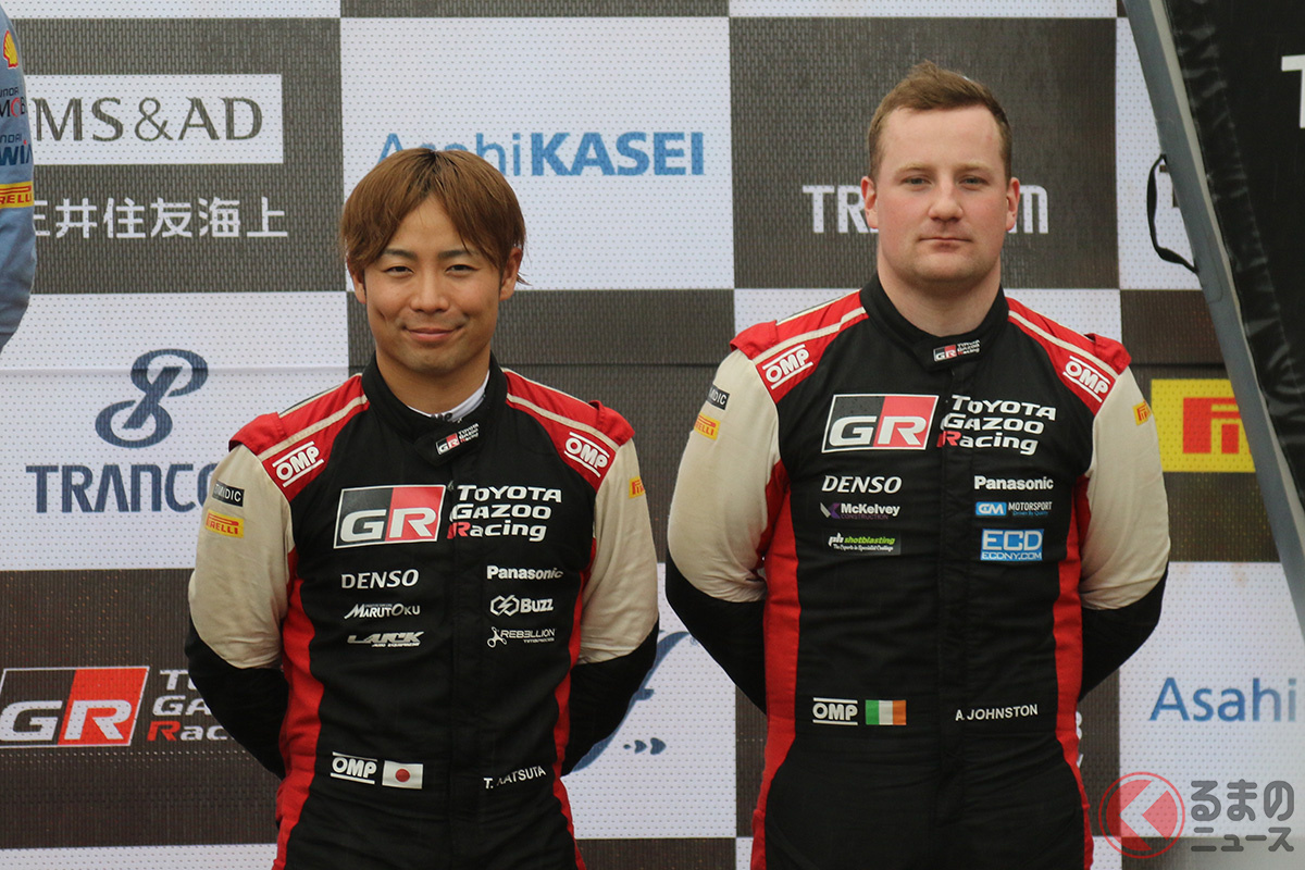 祝! 3位表彰台! 激戦を終えた勝田貴元/アーロン・ジョンストン