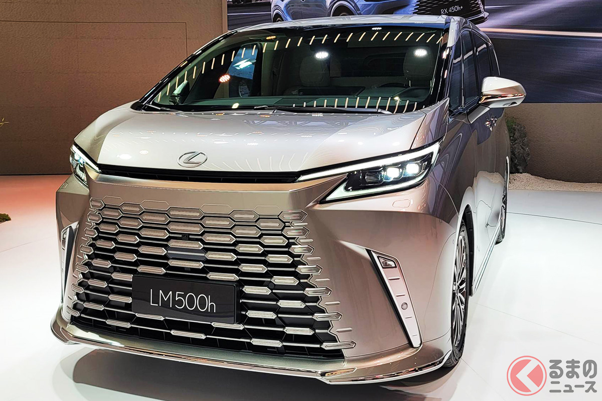 世界初公開された2代目となるレクサス新型「LM」(画像はLM500h)