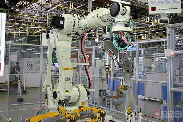 トヨタの工場で使用されているロボットアーム（画像：トヨタ）。