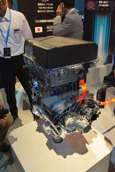 EM57型モーターは最高出力110kW（150ps）／3283～9795rpm、最高トルク320N･m（32.6kgf･m）／0～3283rpm（2017年9月6日、鈴木ケンイチ撮影）。