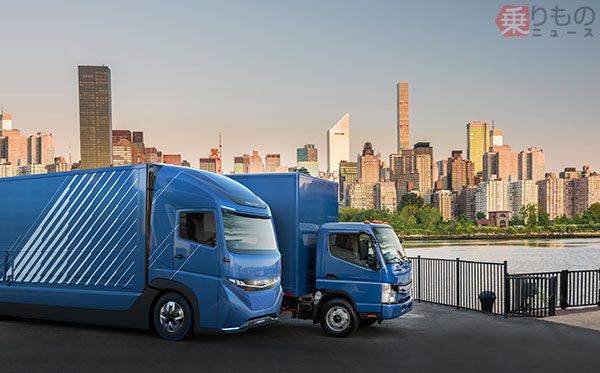 新ブランド「E-FUSO」をになう「Vision ONE」と「eCanter」。「eCanter」はヤマト運輸が11月より順次導入すると発表している（画像：Daimler AG）。